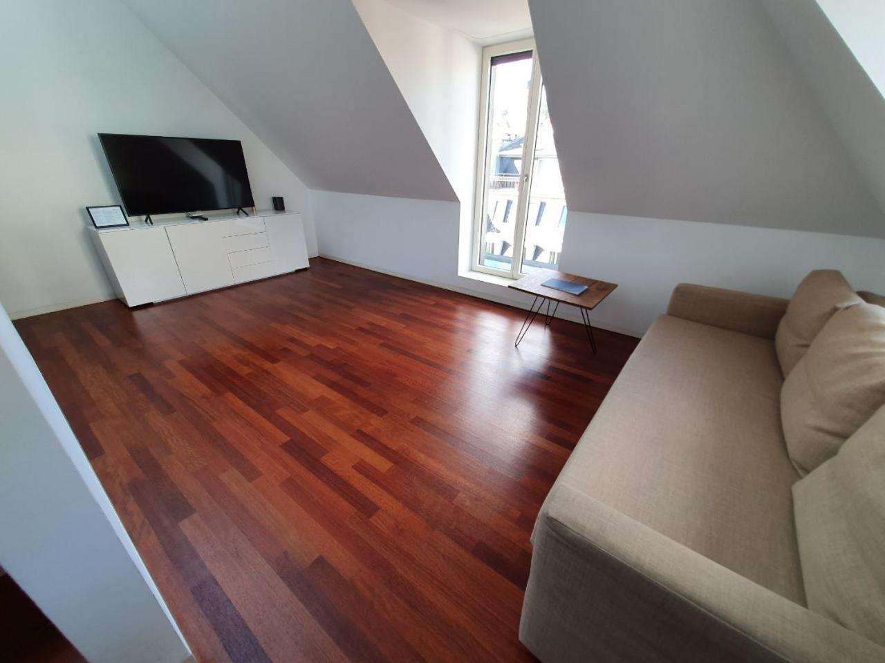 Lucerne Lake View Apartments Chambre photo